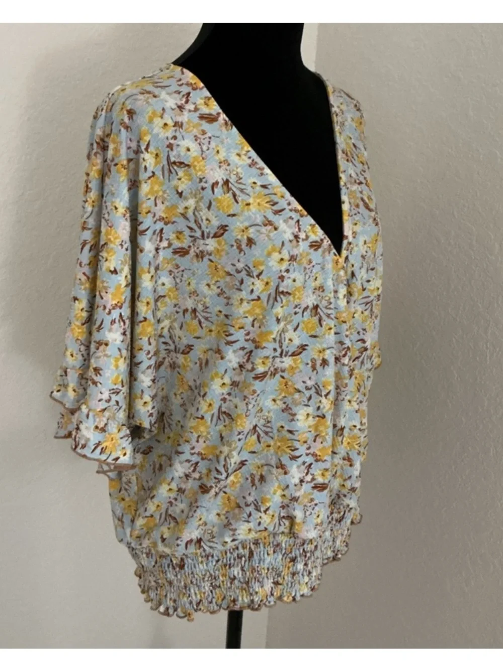 Melloday Floral Wrap Blouse 1X Blue Yellow Smocked Waist Flutter Sleeve - Picture 3 of 13